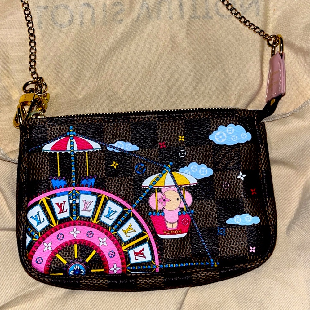 SOLD!  Ebene 2020 Christmas Animation Big Wheel Mini Pochette Rose Ballerine